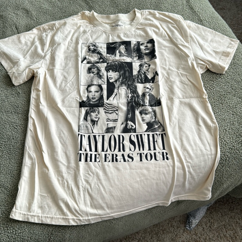 NEW - eras tour beige tee US cities
